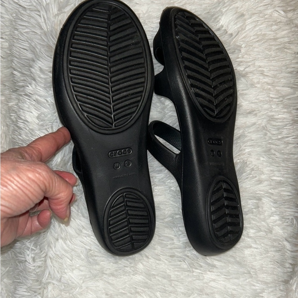 CROCS Black Sandals with Matte Finish and Comfort Sole - Picture 2 of 3